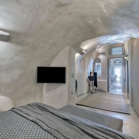 Marble Sun With Jacuzzi By Caldera Villa Oia