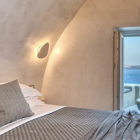 Willa Marble Sun With Jacuzzi By Caldera Oia